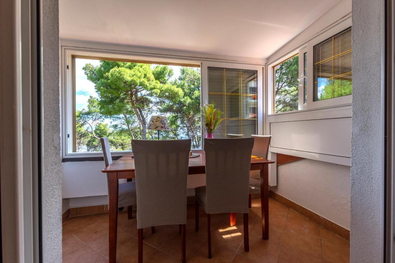 Janus Apartments Йелса Екстериор снимка