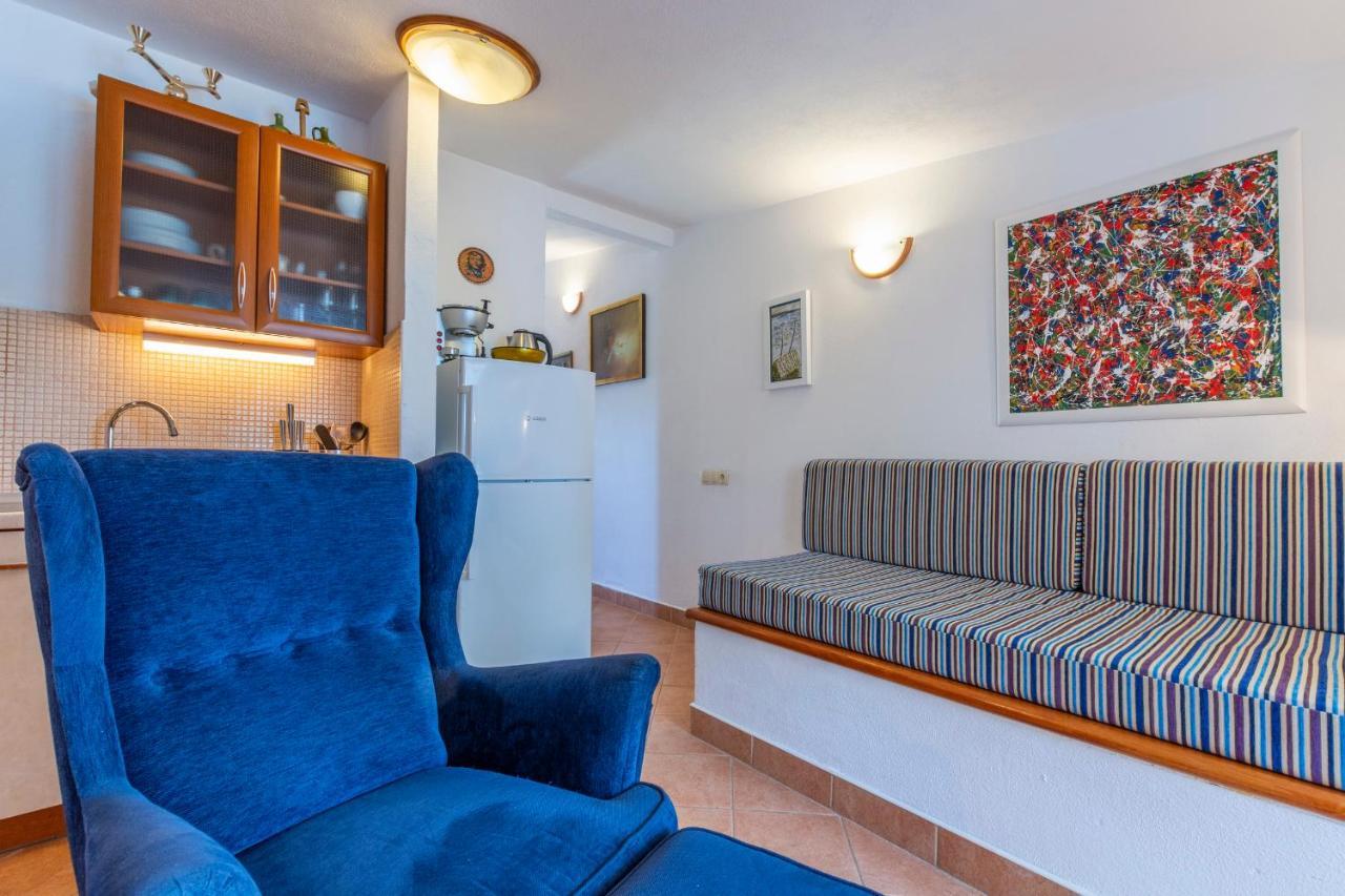 Janus Apartments Йелса Екстериор снимка