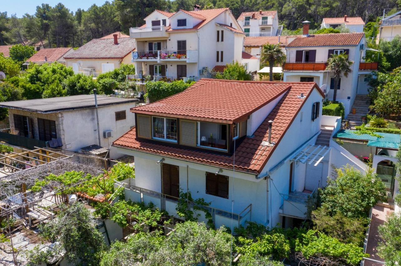 Janus Apartments Йелса Екстериор снимка