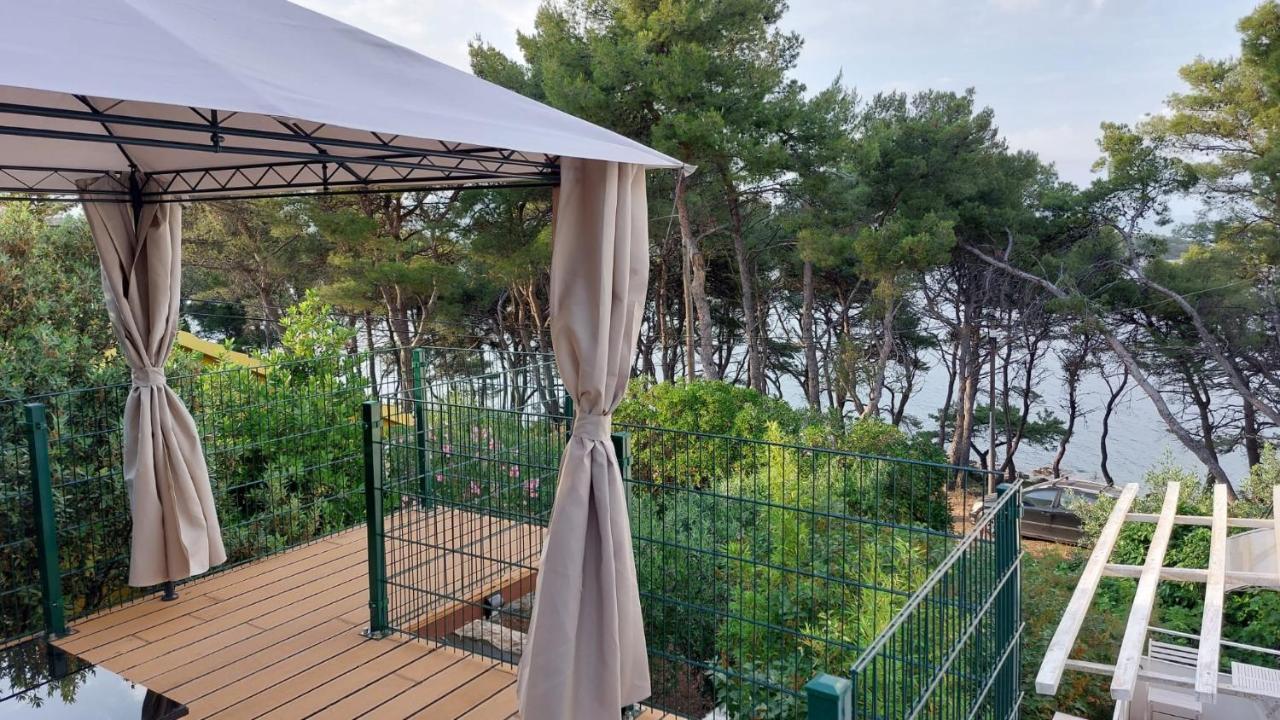 Janus Apartments Йелса Екстериор снимка