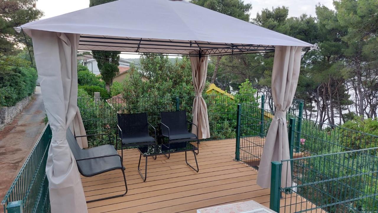 Janus Apartments Йелса Екстериор снимка