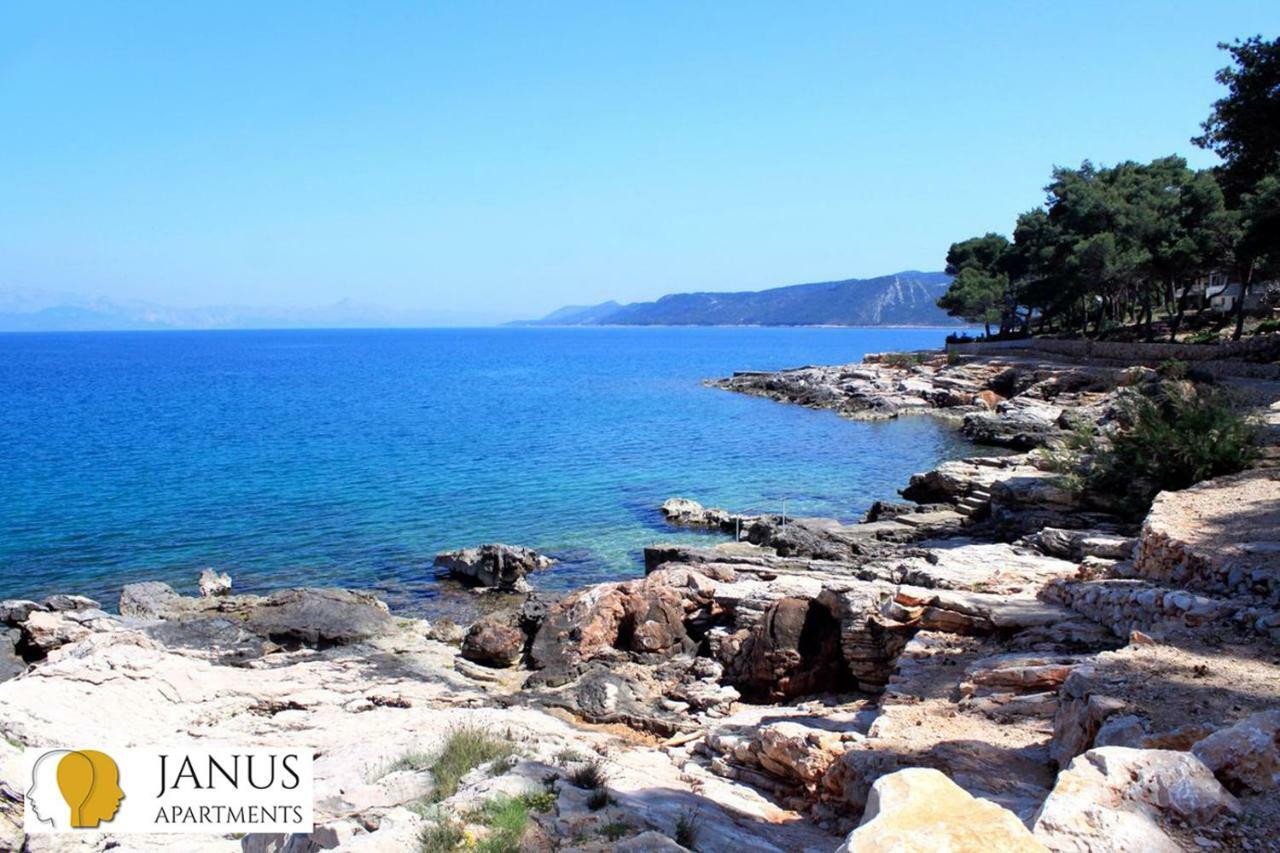 Janus Apartments Йелса Екстериор снимка